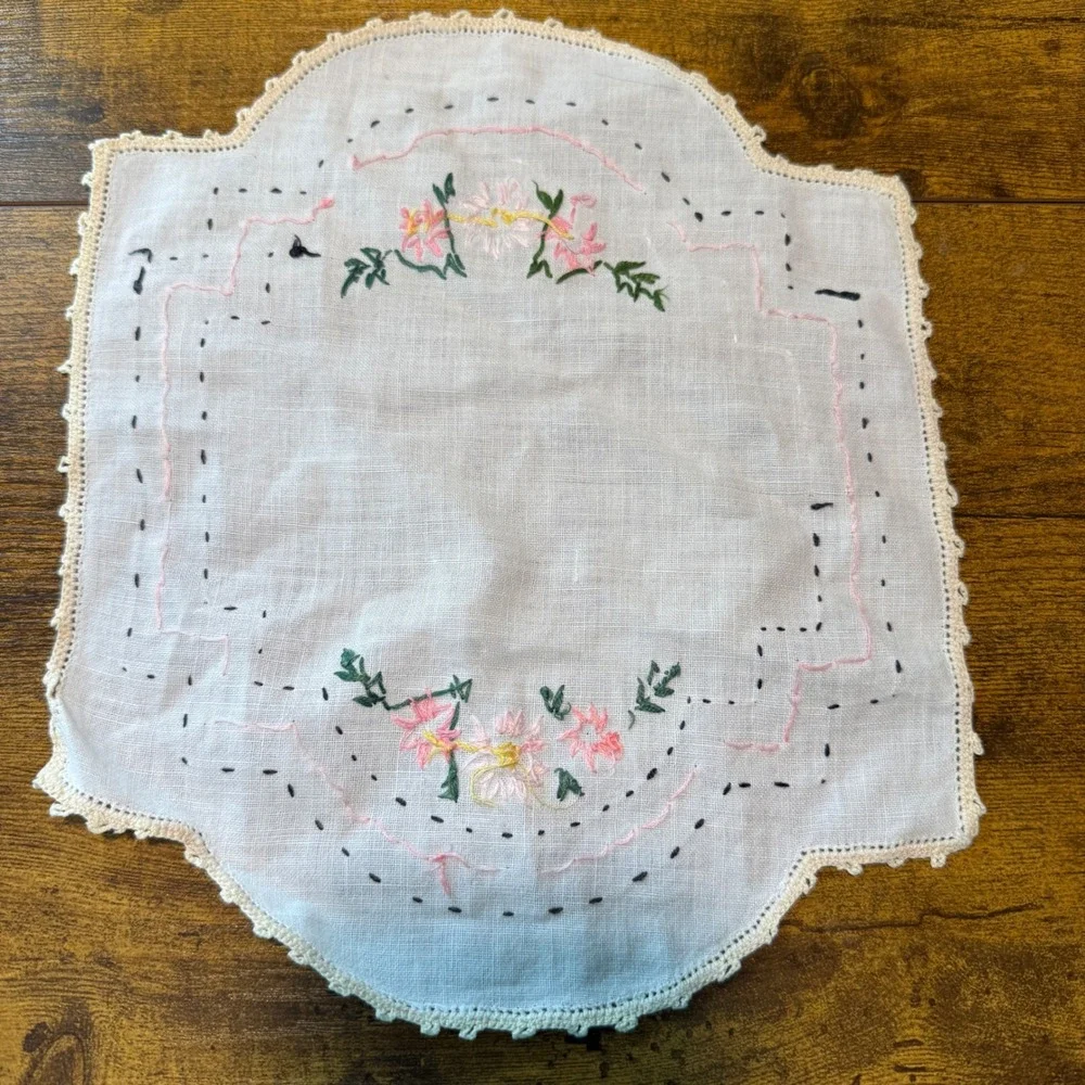 2 Vtg Hand Embroidered Linen Doily Handkerchief Floral Crochet Lace Trim Cottage
